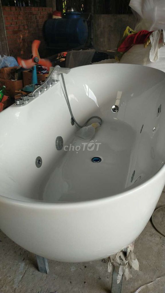 Bồn tắm Acrylic Oval Trắng 170cm x 80cm. Mua bán Thiết bị vệ sinh, nhà tắm tại Quận 7 Tp Hồ Chí Minh được đăng bởi Hoàng Đức hình 1