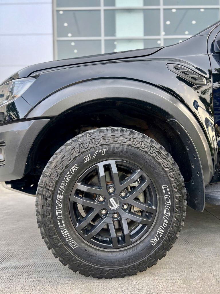 FORD RAPTOR 2019 - BIỂN KHÔNG NIÊN HẠN - MÀU  ĐEN. Mua bán Ô tô tại Quận 7 Tp Hồ Chí Minh được đăng bởi Tân Thuận Ford Sài Gòn hình 7