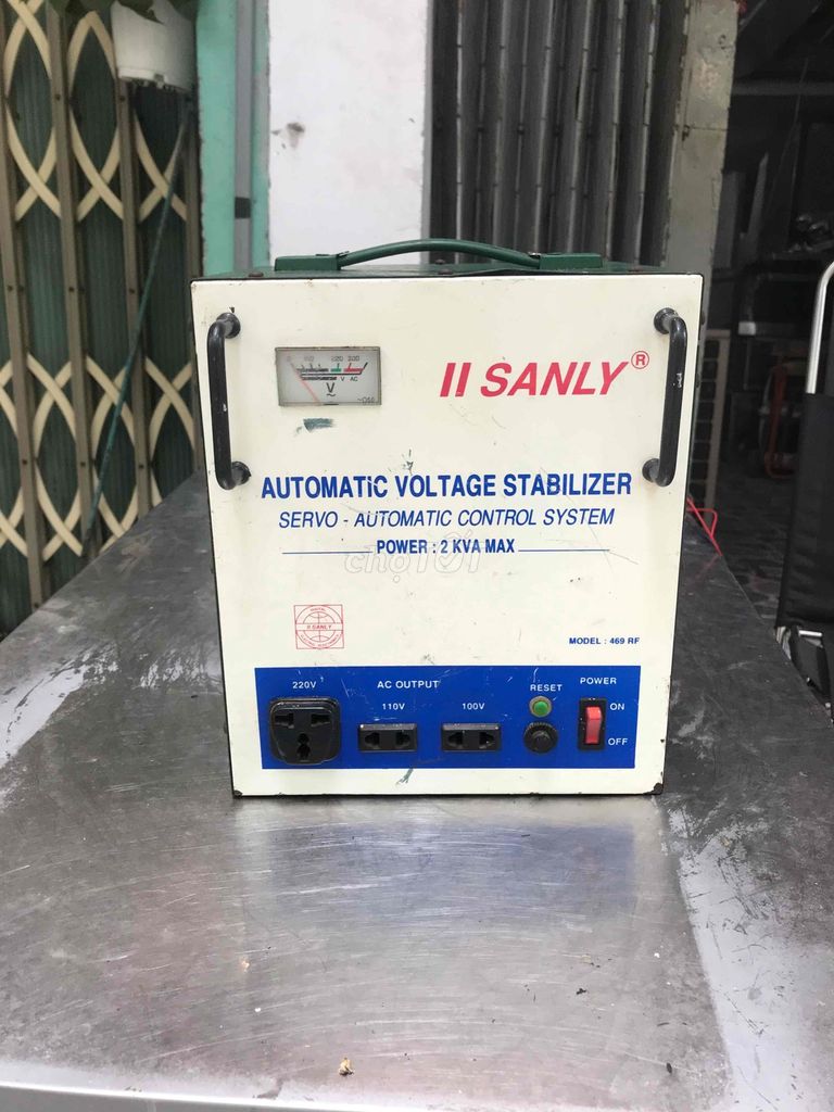 ổn áp 2kva máy dây đồng ra điện 100-110-220v