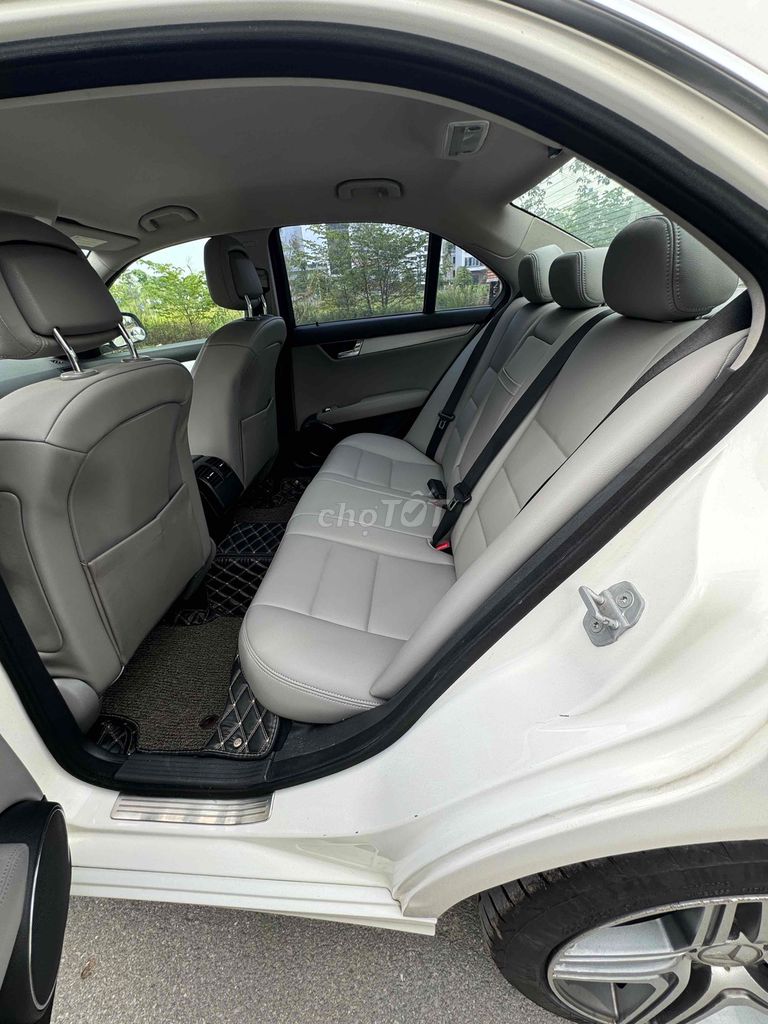 Mercedes-Benz C300Trắng Tự động. Mua bán Ô tô tại Huyện Đông Anh Hà Nội được đăng bởi vương văn chung  hình 9