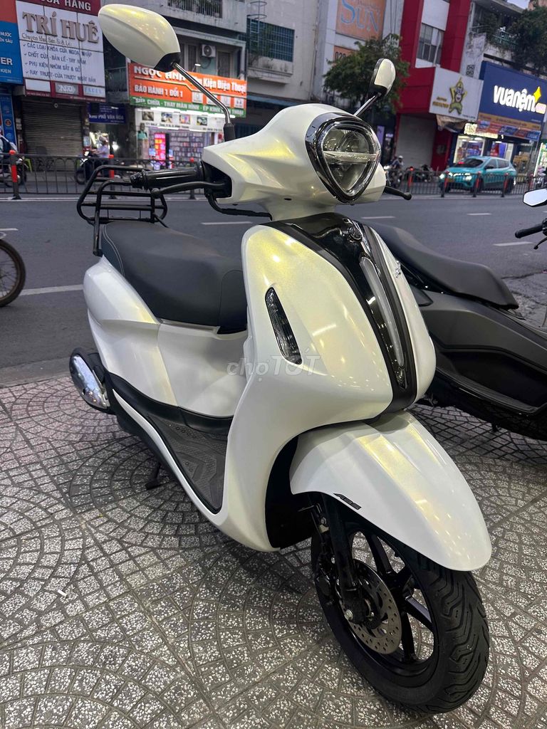 Белая нефритовая бутылка Grande Limited ABS Smartkey 6/2023