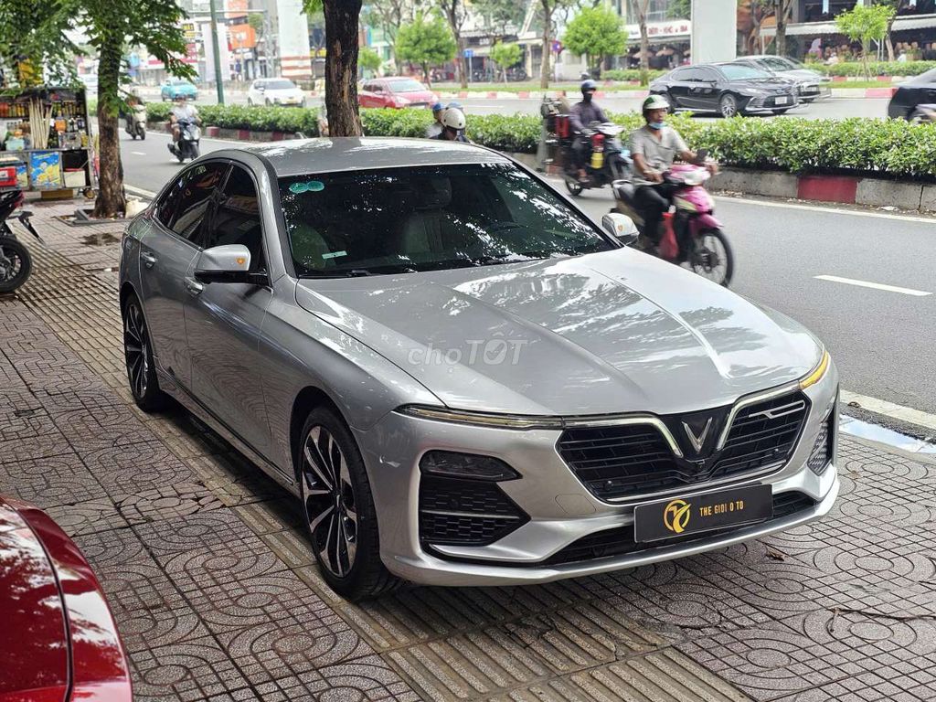 VinFast Lux A Premium 2019 Bạc 85.000 km