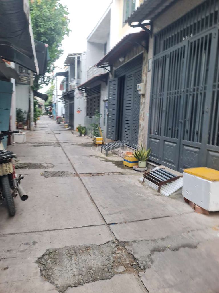 nhà ngay khu vực hương lộ 2 kế bên bệnh viện Bình Tân dt 4×8 Giá 2ty9