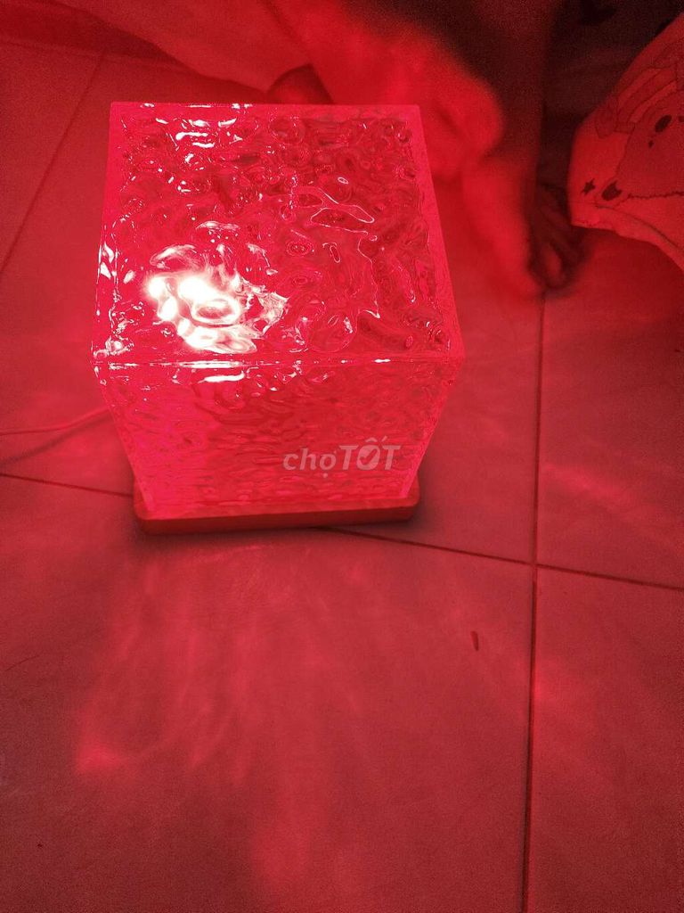 Đèn ngủ Nhựa Xoay đổi màu. Mua bán Đèn tại Quận 10 Tp Hồ Chí Minh được đăng bởi Luân hình 1