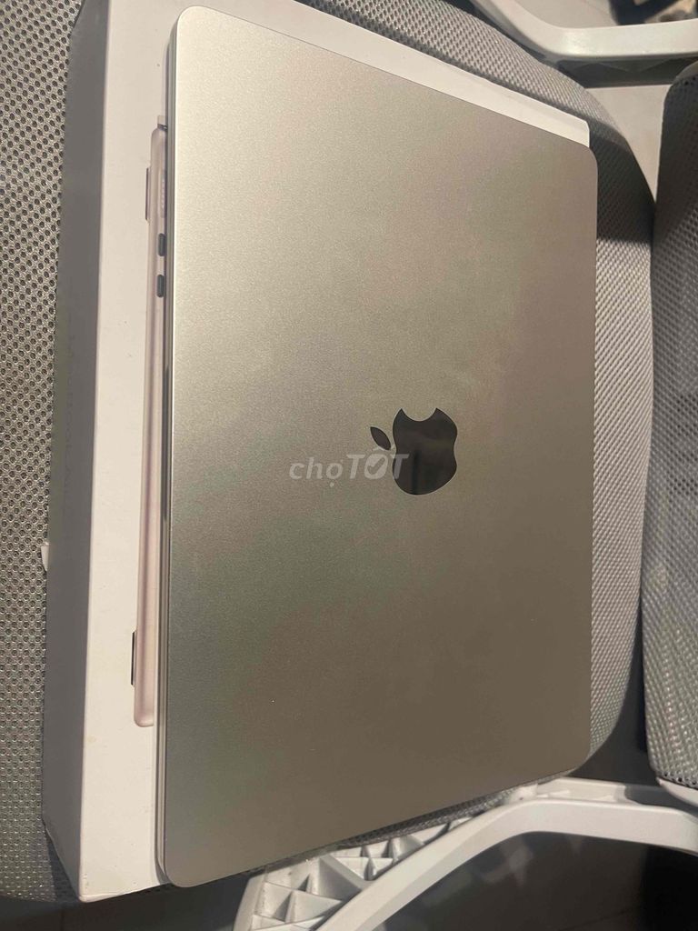Apple MacBook Air M2 2022 8GB/256GB. Mua bán Laptop tại Huyện Gia Lâm Hà Nội được đăng bởi Sakura ito hoang hình 1