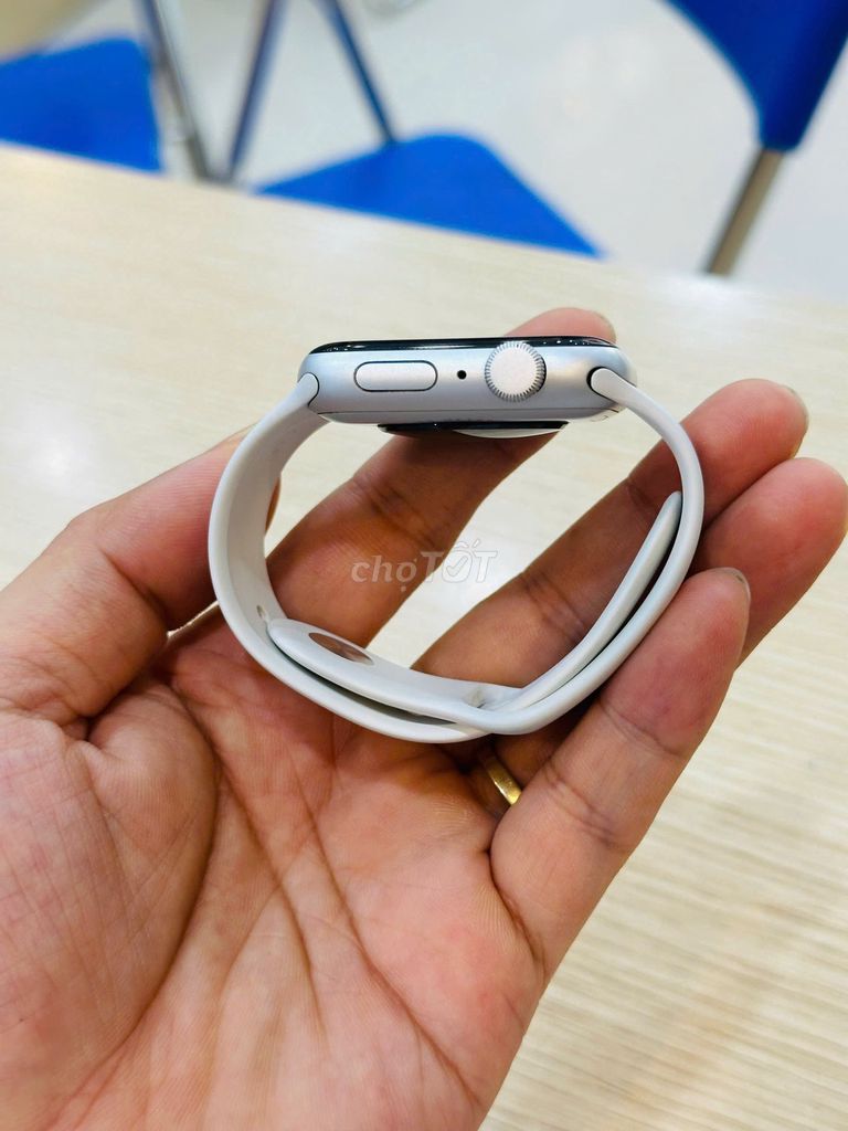 Apple Watch SE 2 44mm Trắng. Mua bán Thiết bị đeo thông minh tại Quận Đống Đa Hà Nội được đăng bởi Thế Hoàng hình 1