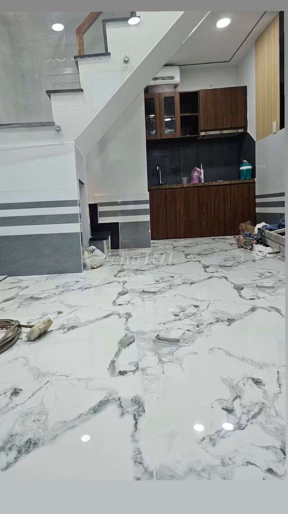Маленький новый красивый дом, прямой переулок, 15 м от Нгуен Тхи Тхап