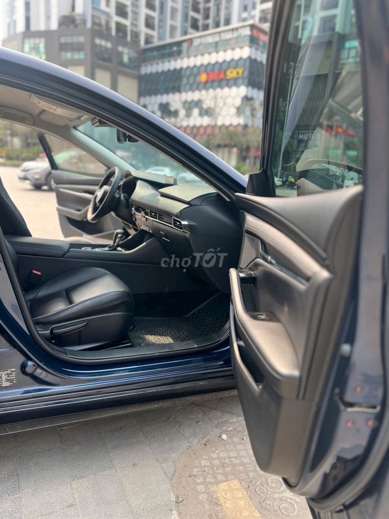 Mazda 3 1.5AT 2022 luxury tư nhân 1 chủ Hà Nội. Mua bán Ô tô tại Quận Thanh Xuân Hà Nội được đăng bởi Nguyễn Quang Đức hình 13