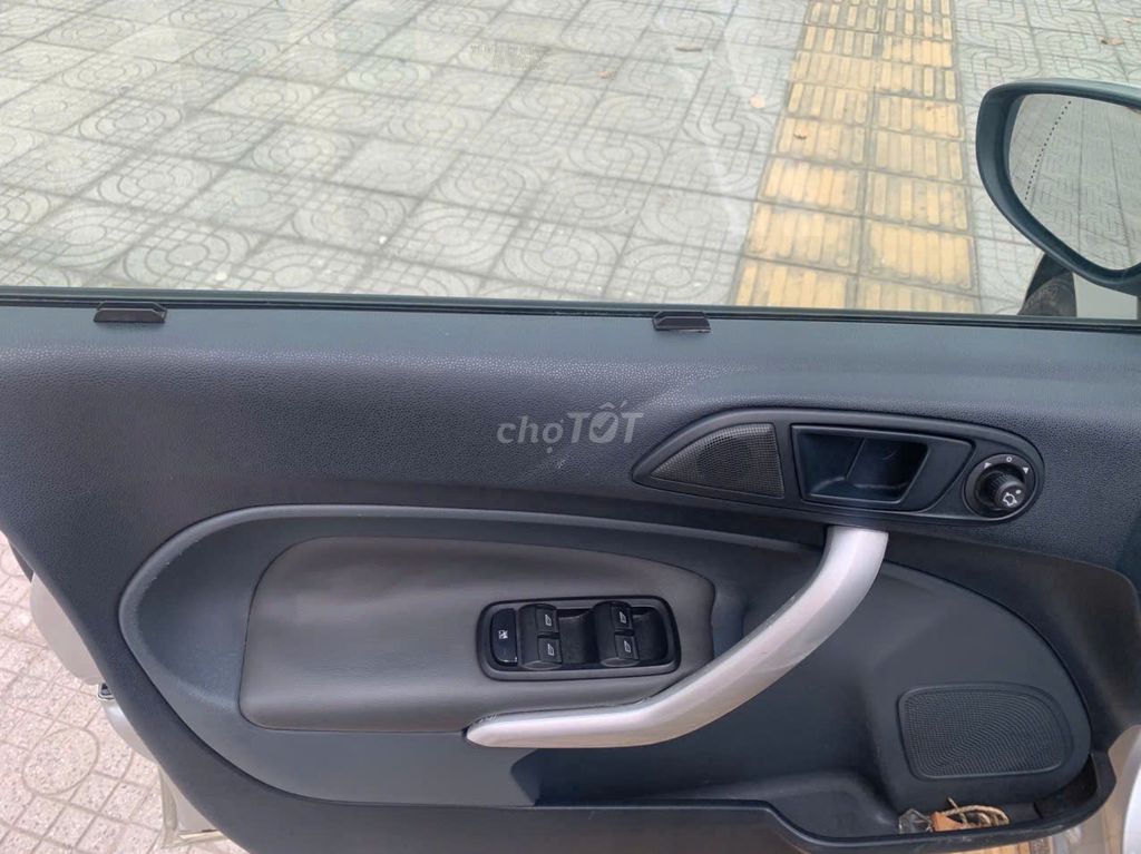 Ford Fiesta S 2012 10 vạn km - không 1 lỗi nhỏ. Mua bán Ô tô tại Quận Cầu Giấy Hà Nội được đăng bởi Nguyễn Thị Yến hình 9