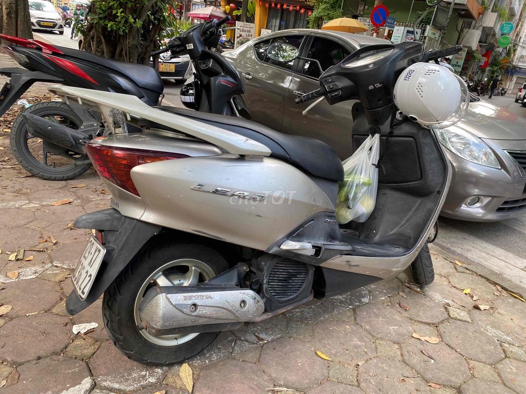 cần bán Lead 2011 chân chống điện. Mua bán Xe máy tại Quận Đống Đa Hà Nội được đăng bởi Duc hình 2