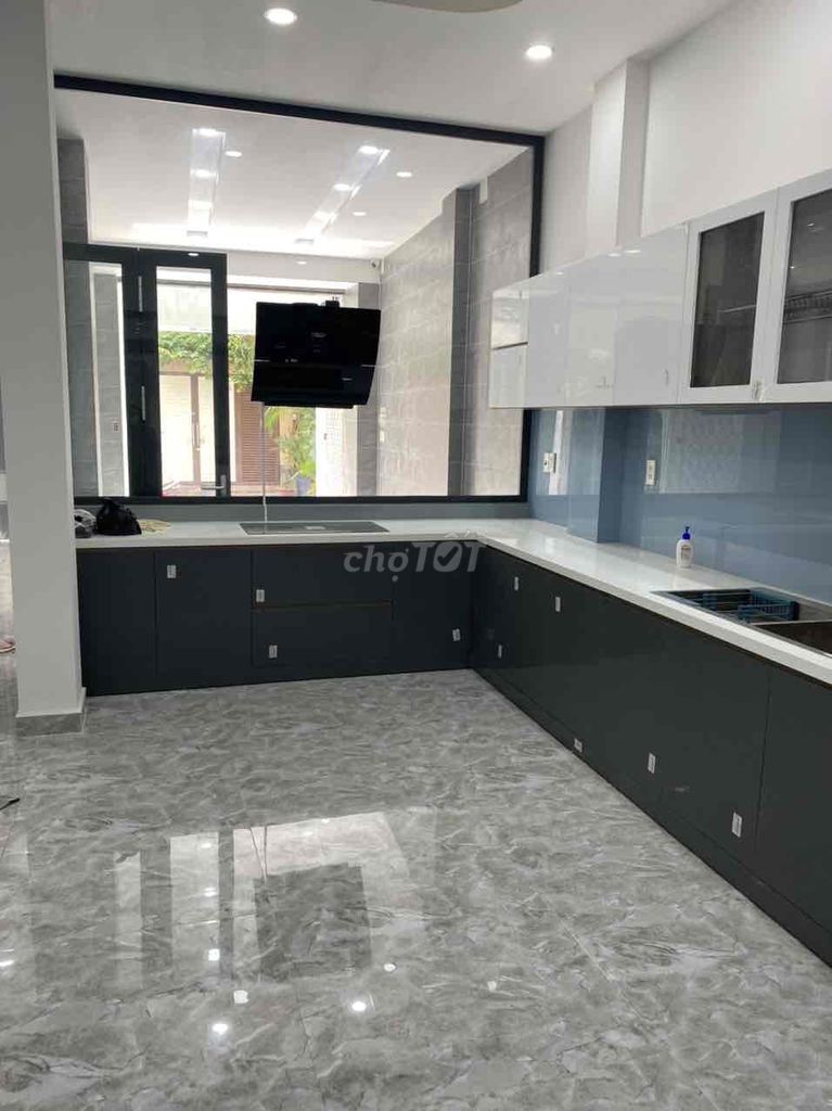 mặt tiền dương tử quán bình tân dts:320m2 3 lầu y hình