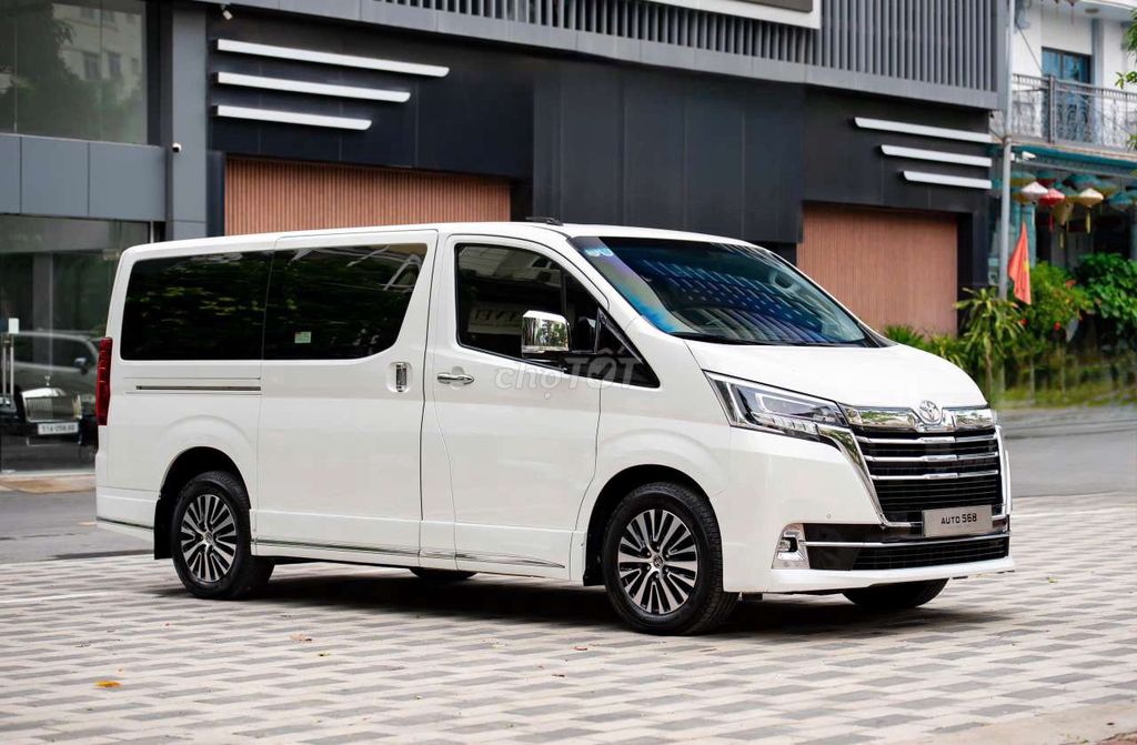 Toyota Granvia 2020 photo 3