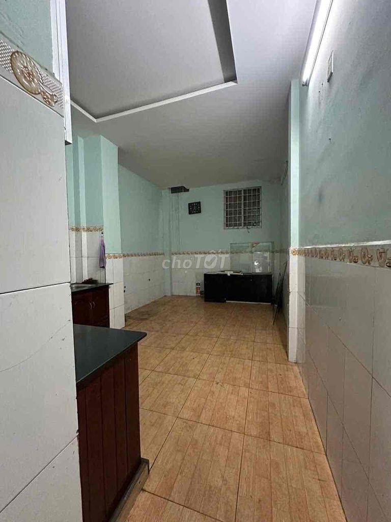 Three-storey 3-bedroom house on Tiểu La street — photo 6