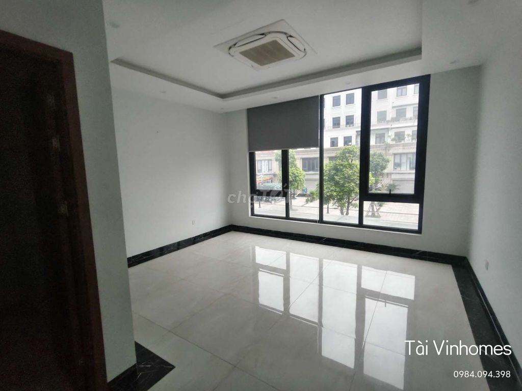 Cho thuê shophouse 5 tầng full điều hoà thang máy giá 18tr OCP1 GL