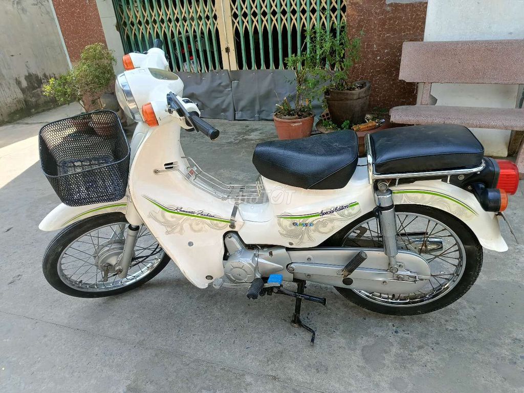 Xe máy Cub 50cc màu Trắng. Mua bán Xe máy tại Huyện Hóc Môn Tp Hồ Chí Minh được đăng bởi pham anh tuấn hình 2
