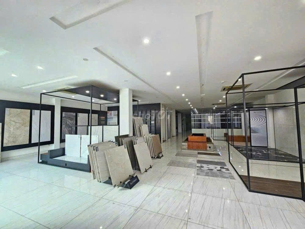 Bán tòa nhà Văn Phòng mặt tiền đường Cộng Hòa, 12 x 25. Hầm, 6 tầng.