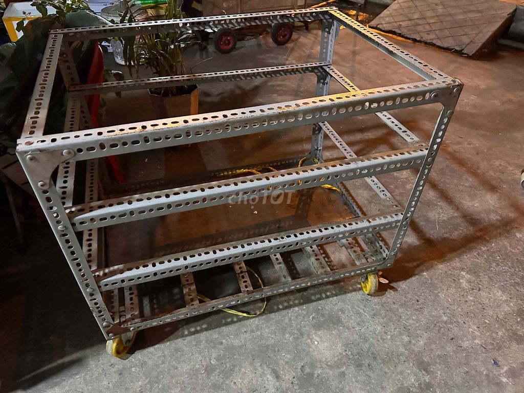 Kệ sắt đa năng có bánh xe. Mua bán Tủ, kệ gia đình tại Quận Bình Tân Tp Hồ Chí Minh được đăng bởi nhu ý  hình 1