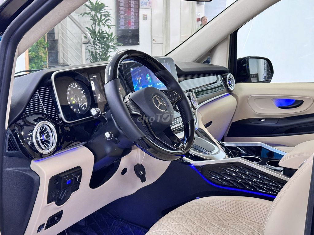 Mercedes Benz V Class 2022  - 800 km. Mua bán Ô tô tại Quận Bình Thạnh Tp Hồ Chí Minh được đăng bởi Mercedes Benz Haxaco Điện Biên Phủ hình 10