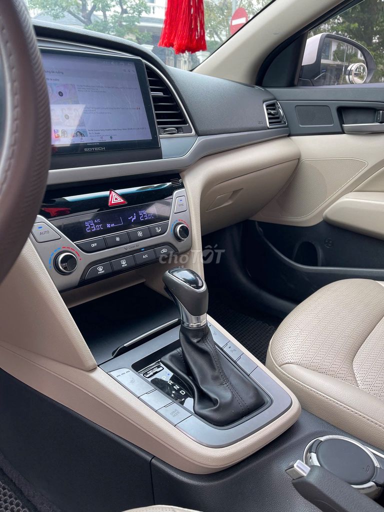 Bán xe Hyundai Elantral gia đình đang đi. Mua bán Ô tô tại Quận Hải Châu Đà Nẵng được đăng bởi Lan  hình 6