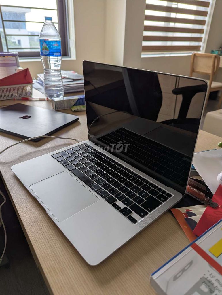 Apple Macbook Air 2020 i3 8GB/256GB Bạc. Mua bán Laptop tại Quận Nam Từ Liêm Hà Nội được đăng bởi Kim Cương hình 1