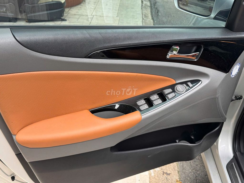 Hyundai Sonata 2012 2.0 AT - 68000 km cọp zin. Mua bán Ô tô tại Quận Gò Vấp Tp Hồ Chí Minh được đăng bởi Trần hình 12
