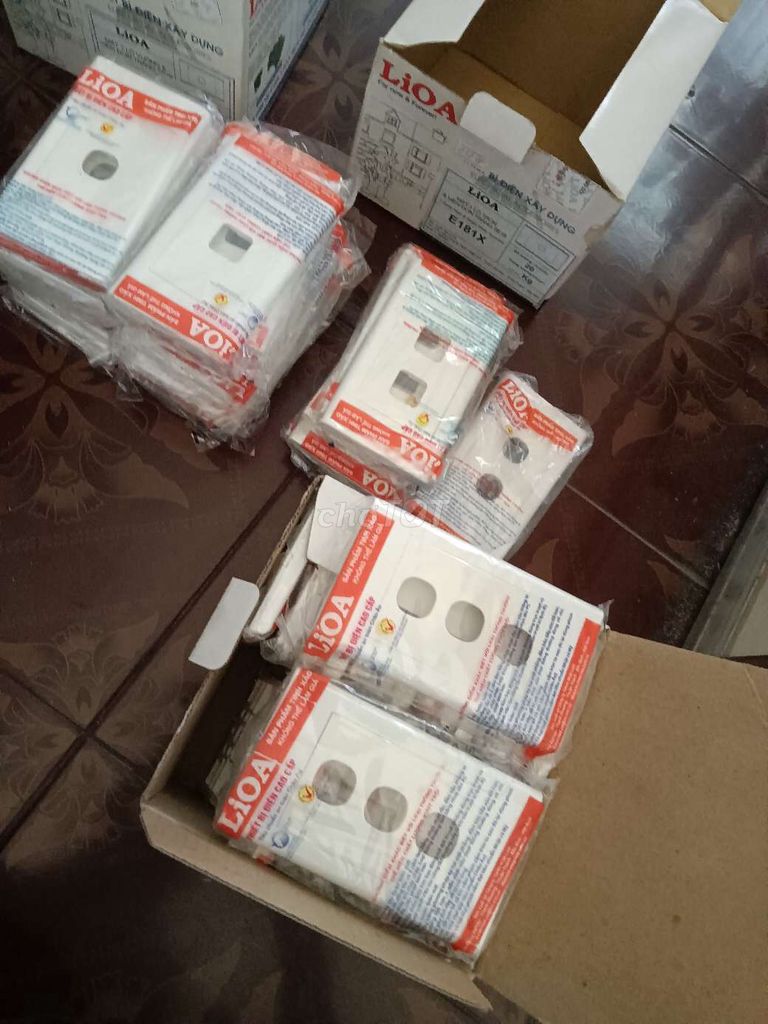 Mặt công tắc Lioa 1-2-3 Trắng. Mua bán Nội thất, đồ gia dụng khác tại Huyện Long Điền Bà Rịa - Vũng Tàu được đăng bởi sưu tầm đồ cũ  hình 1