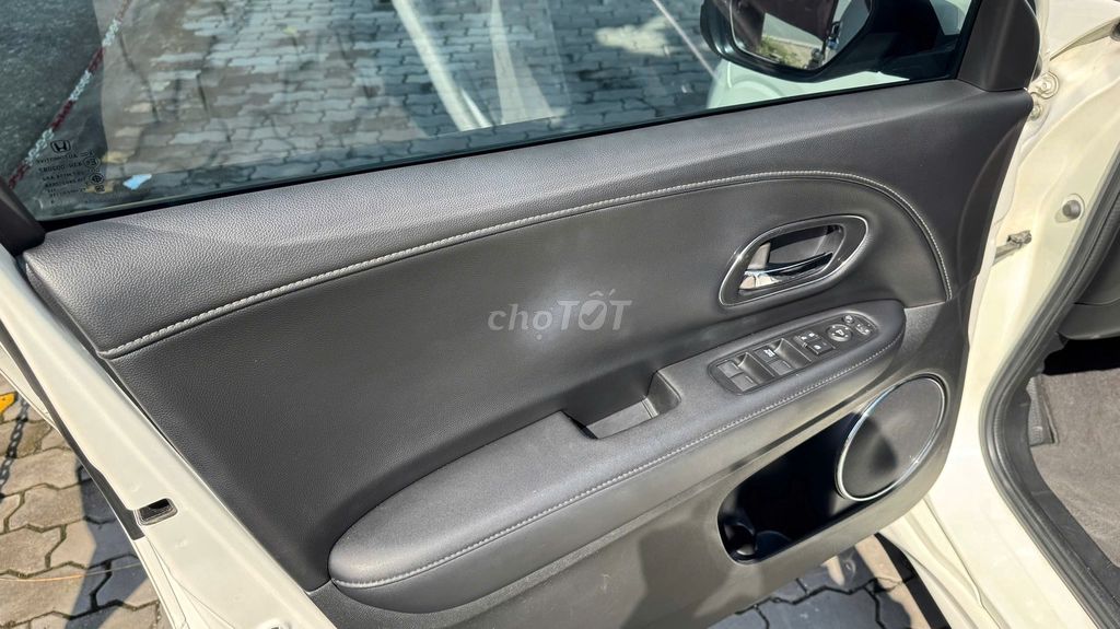 HONDA HRV-L  SX 2019  🚗 Odo : 65.000 Km. Mua bán Ô tô tại Quận Tân Bình Tp Hồ Chí Minh được đăng bởi Hiền Nguyễn hình 3