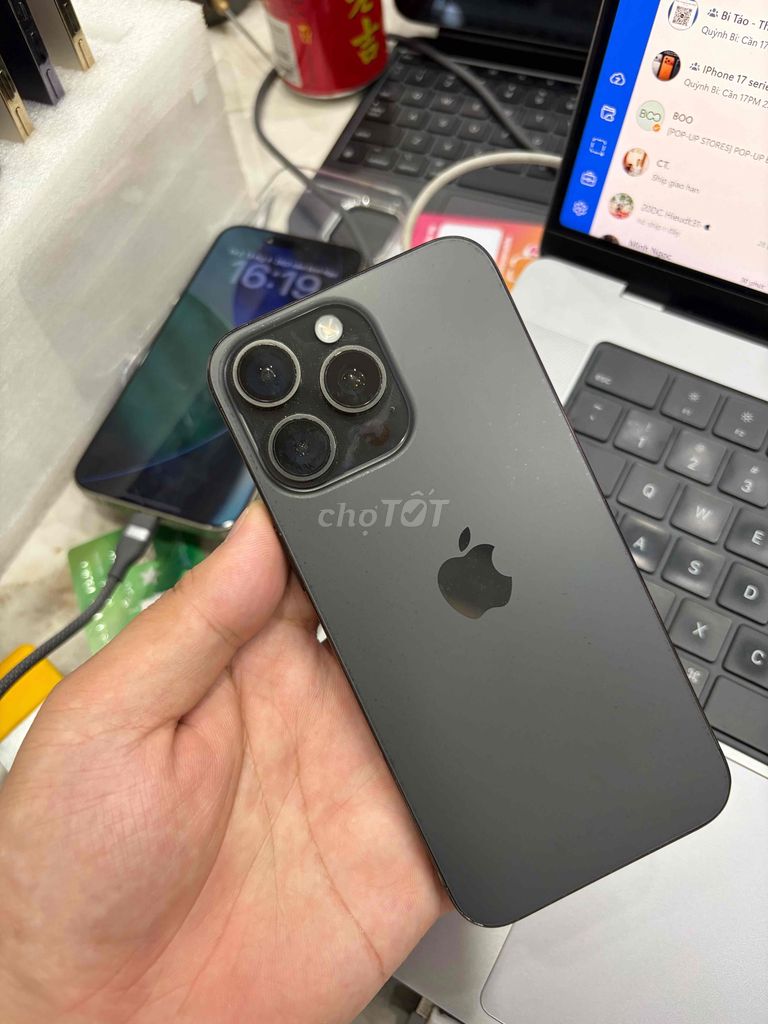 iPhone 15 Pro Max 256GB Đen Mỹ Đã thay lưng. Mua bán Điện thoại tại Huyện Thanh Trì Hà Nội được đăng bởi Đoàn Xuân Tùng hình 1