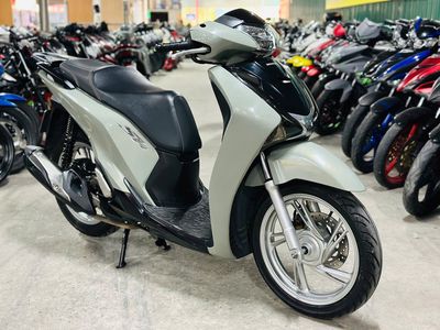 XE MÁYTHANH TÙNG_SH 125 ABS XÁM XI XE ĐẸP CHẠY ÍT. Mua bán Xe máy tại Quận Nam Từ Liêm Hà Nội được đăng bởi THANH TÙNG