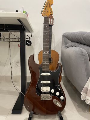 EGuitar Squier Classic Vibe 70s Stratocaster HSS