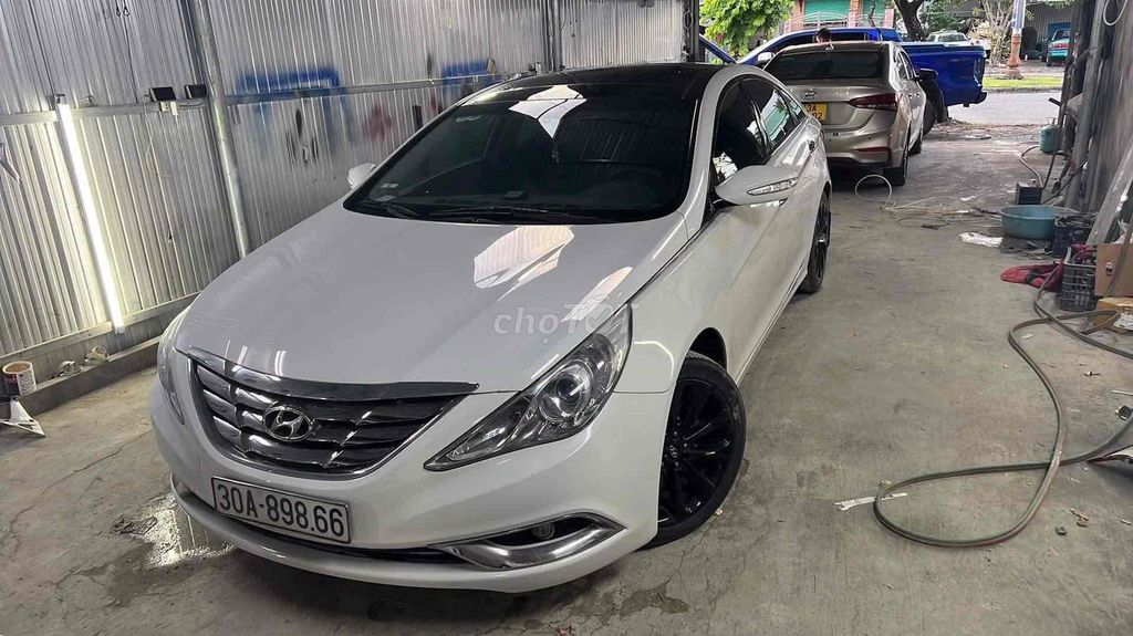 Hyundai Sonata, белый, 5 мест