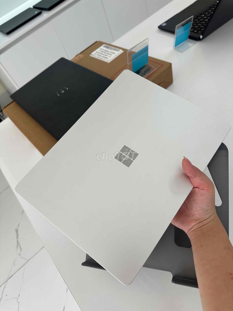 Microsoft Surface Laptop Go i5 8GB/128GB Bạc. Mua bán Laptop tại Thành phố Thanh Hóa Thanh Hóa được đăng bởi Đinh Thuy Linh hình 1
