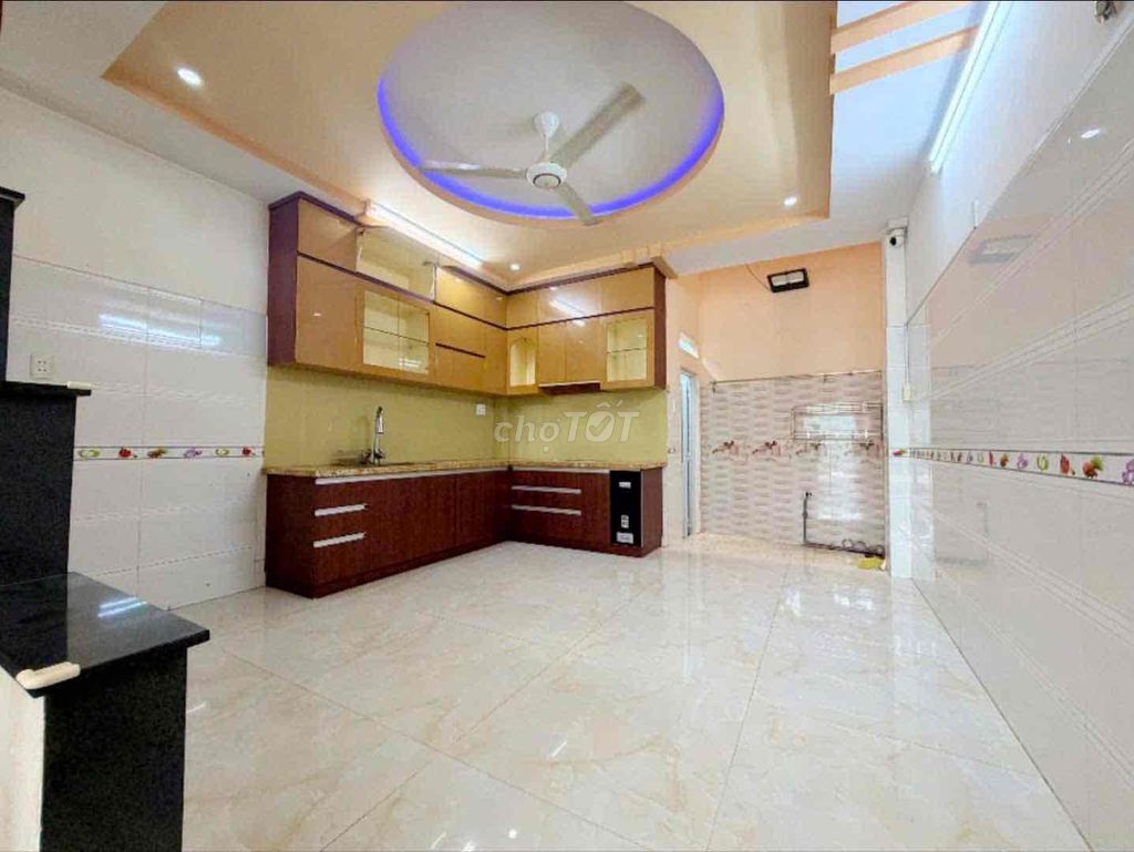 NHÀ PHỐ CÓ LỮNG XÂY Ở CHẮC CHẮN CẦN TIỀN BÁN GẤP