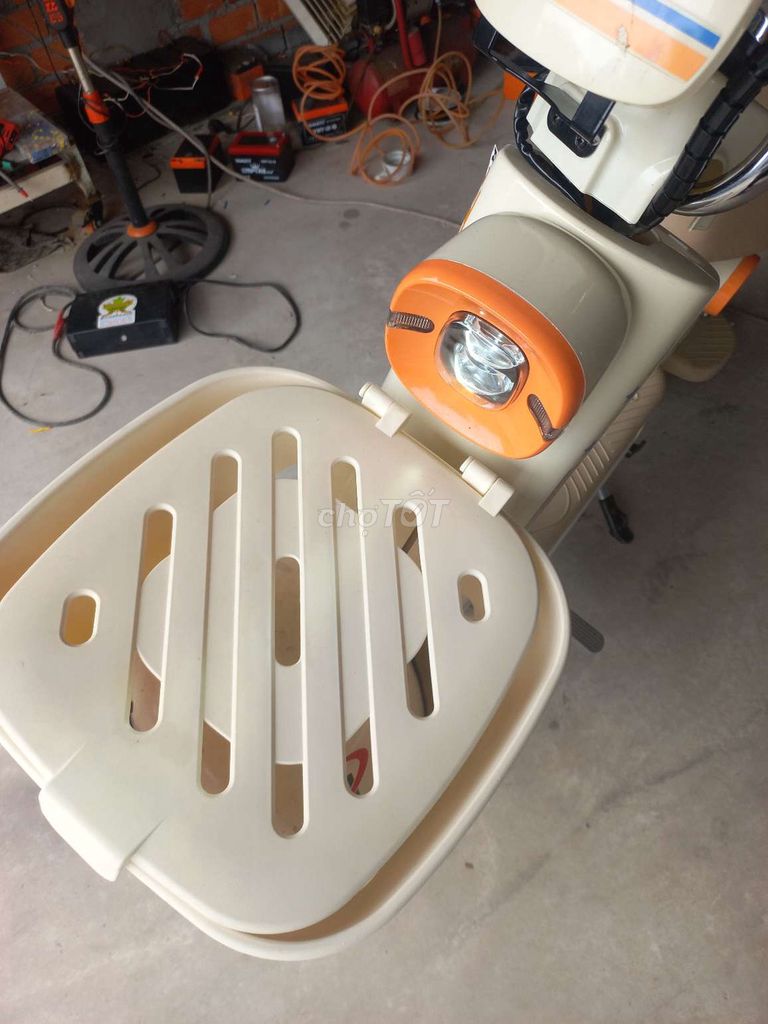 Xe đạp điện Guanshuo màu Kem, Cam. Mua bán Xe điện tại Thành phố Long Xuyên An Giang được đăng bởi XE ĐIỆN LONG XUYÊN hình 3