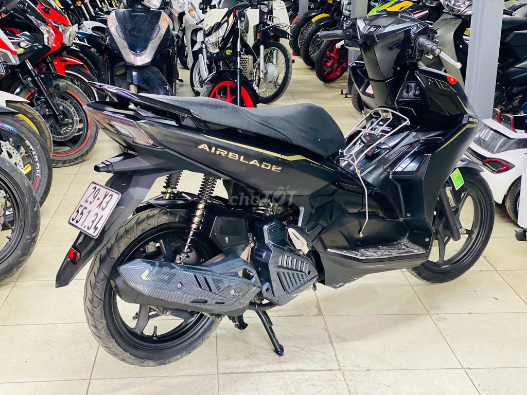 XE MÁY THỊNH PHÁT - HONDA AIRBLADE 125  ĐEN NHÁM. Mua bán Xe máy tại Quận Nam Từ Liêm Hà Nội được đăng bởi XE MÁY THỊNH PHÁT XE LƯỚT GIÁ RẺ hình 5