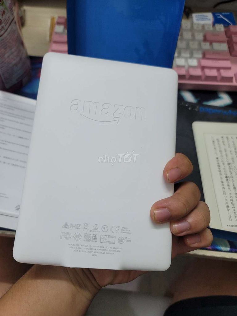 Bán Kindle Paperwhite màu trắng hư màn