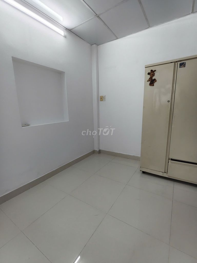 Nhà NC - Cách Mạng Tháng Tám 15m2 1 Trệt 3 lầu 3 Phòng Ngủ riêng