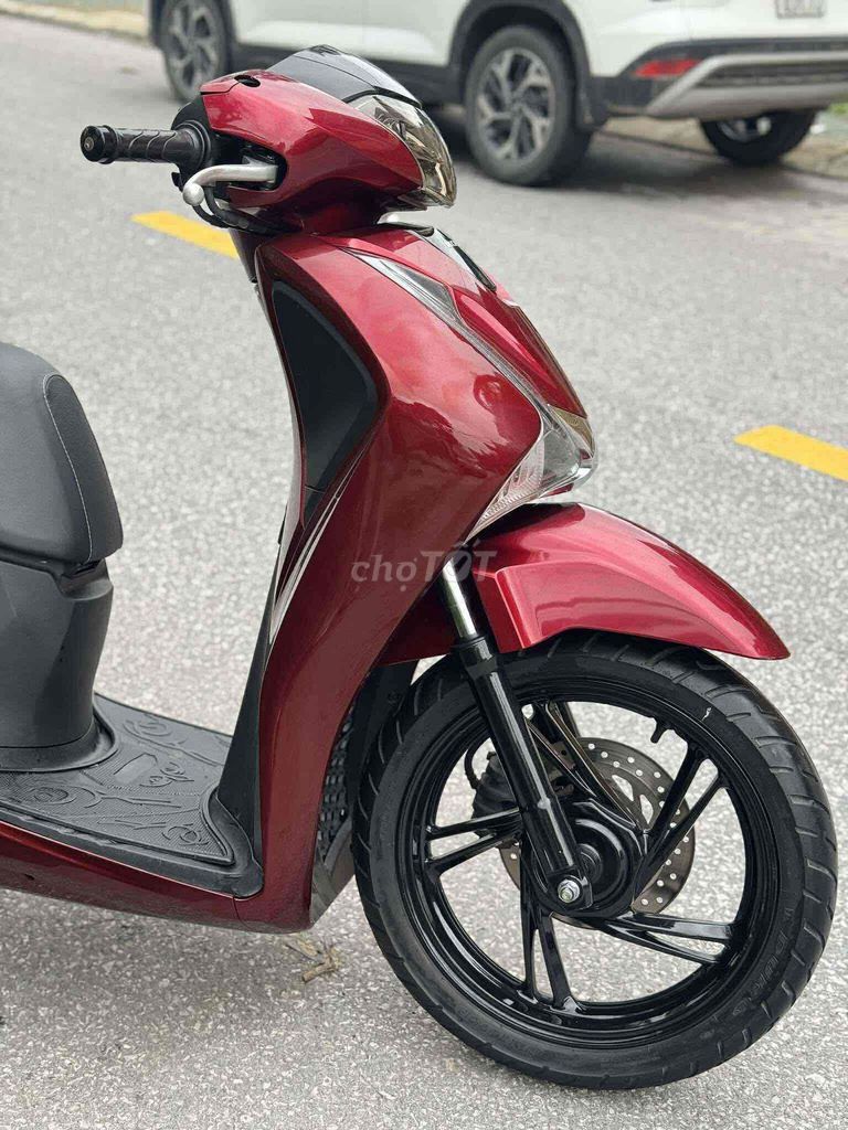 Sh 2018 xe đẹp êm zin chất chính chủ. Mua bán Xe máy tại Thành phố Vinh Nghệ An được đăng bởi Tài Nguyễn Văn hình 5