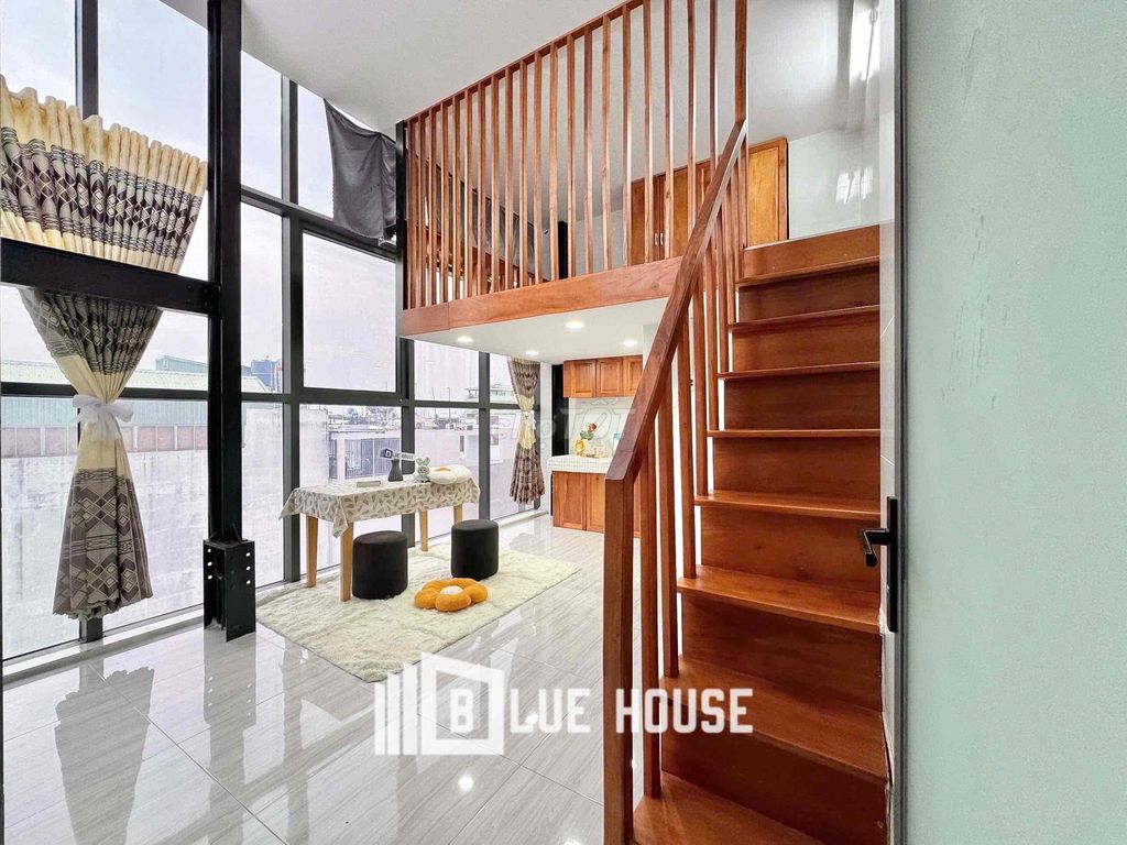Cho Thuê Căn Hộ Duplex View Kính, Gác Cao 1m7 Gần Đại Học Công Thương.