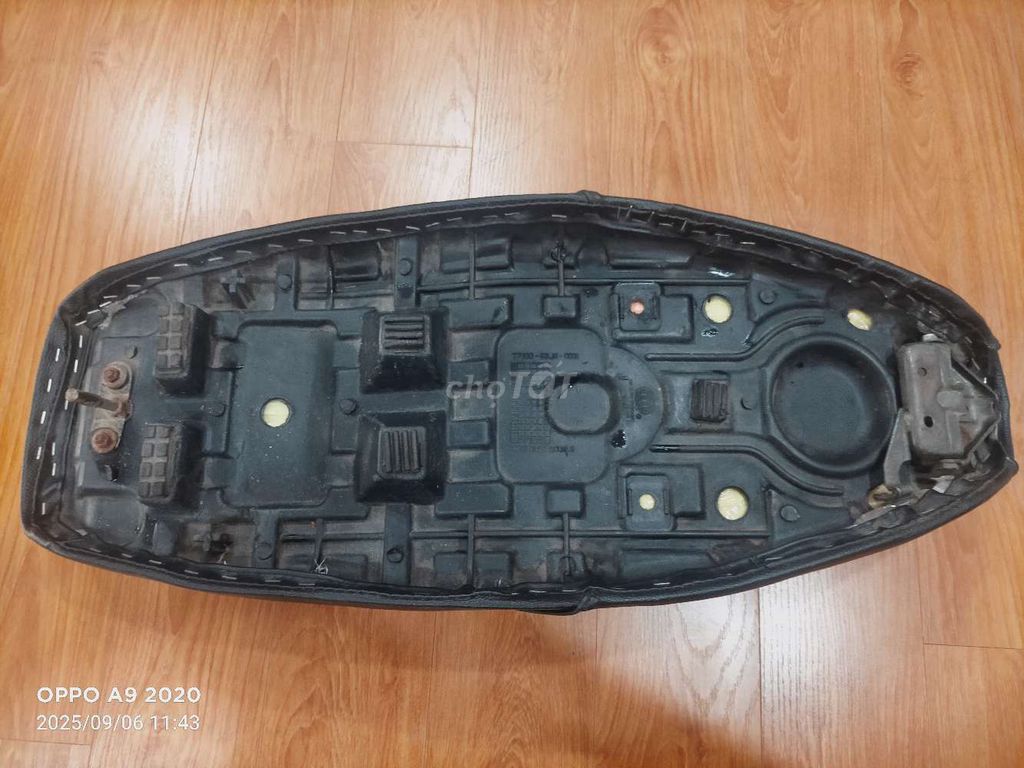 Cần bán yên dream. Mua bán Phụ tùng xe tại Quận Tây Hồ Hà Nội được đăng bởi Long Biên hình 4