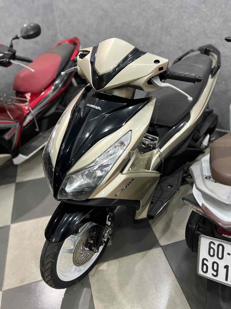 ab air blade 2013 góp 0đ xm u phong. Mua bán Xe máy tại Huyện Trảng Bom Đồng Nai được đăng bởi Của Hàng Xe Máy U Phong hình 3