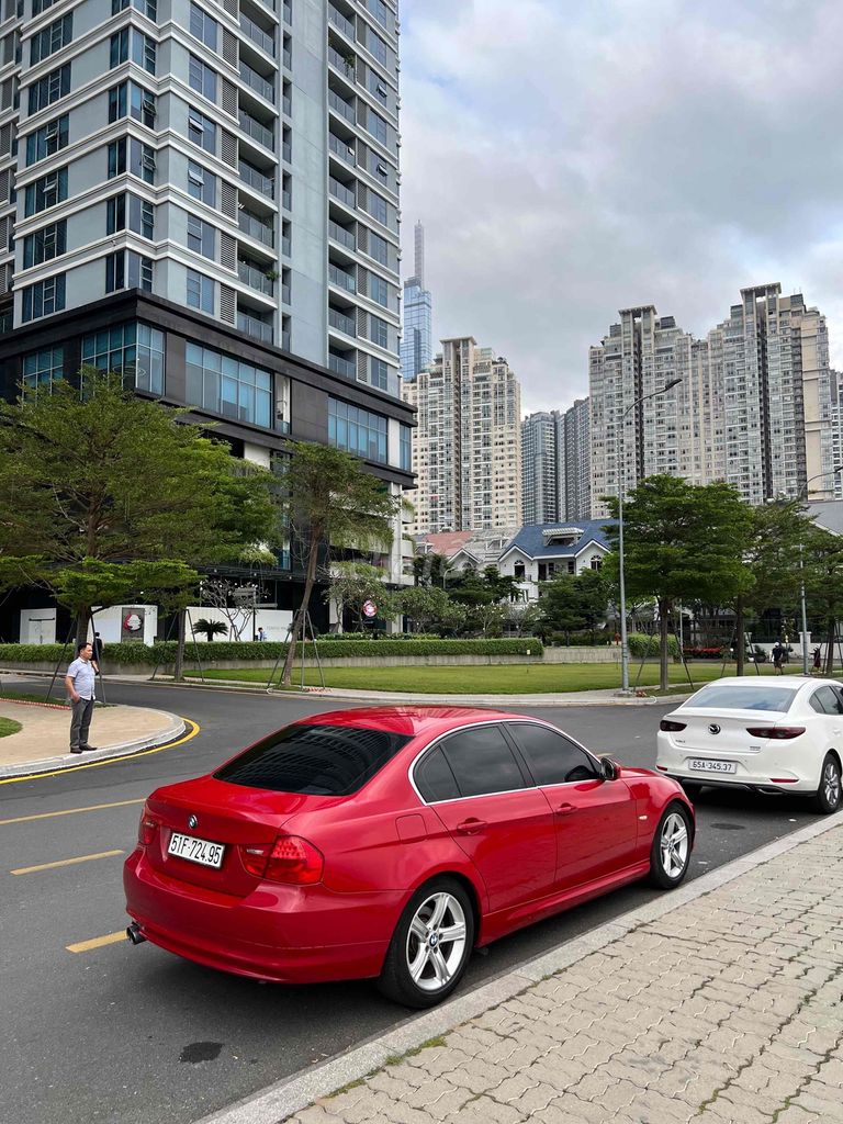 BMW E90 325i LCI 2009 Đỏ 130000 km. Mua bán Ô tô tại Thành phố Thủ Đức Tp Hồ Chí Minh được đăng bởi Nhật Phạm hình 3