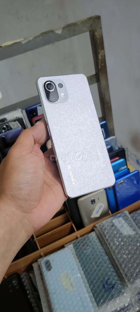 Xiaomi Mi 11 lite 5G, ram 8gb, 128gb, siêu mỏng. Mua bán Điện thoại tại Quận Gò Vấp Tp Hồ Chí Minh được đăng bởi A LONG   nhận thanh toán THẺ TÍN DỤNG hình 1