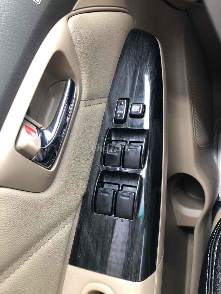 Toyota Fortuner 2.7G tự động xăng 2 cầu hàng hiếm. Mua bán Ô tô tại Quận 8 Tp Hồ Chí Minh được đăng bởi Nguyễn Duy hình 6