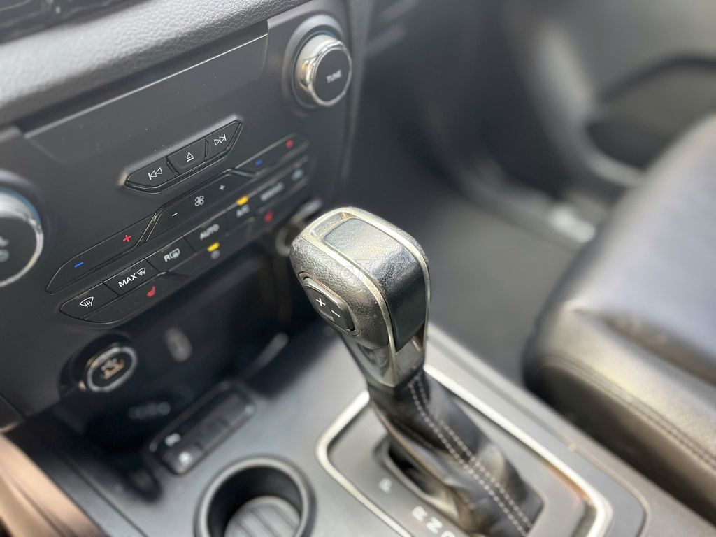 FORD EVEREST TITANIUM 2.0 4X2 AT 2021 CTY XUẤT HĐ. Mua bán Ô tô tại Quận Bình Thạnh Tp Hồ Chí Minh được đăng bởi Hiếu hình 13