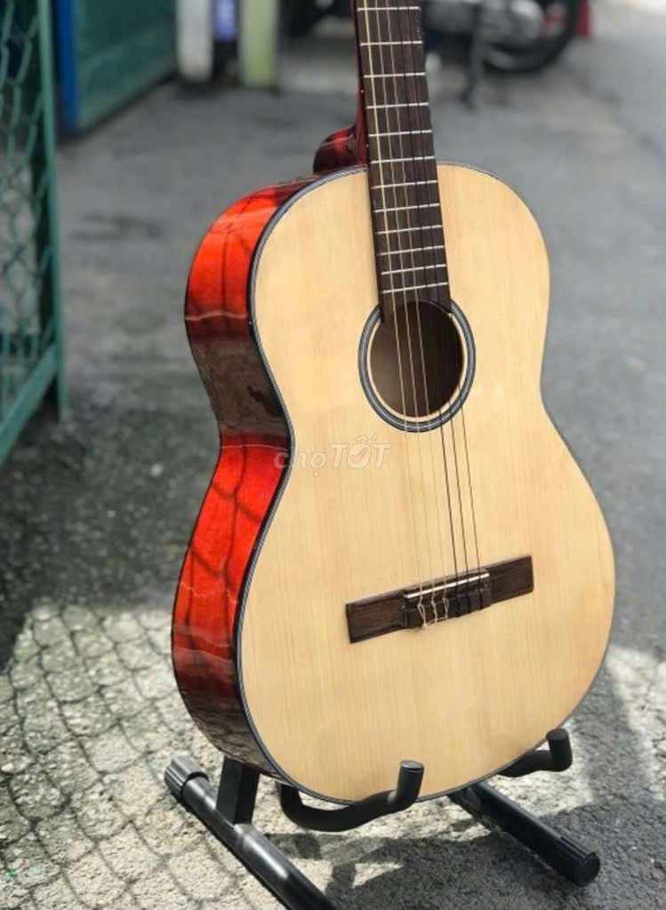 Đàn guitar classic dây nilong. Mua bán Nhạc cụ tại Quận 7 Tp Hồ Chí Minh được đăng bởi Guitar Saigon hình 1