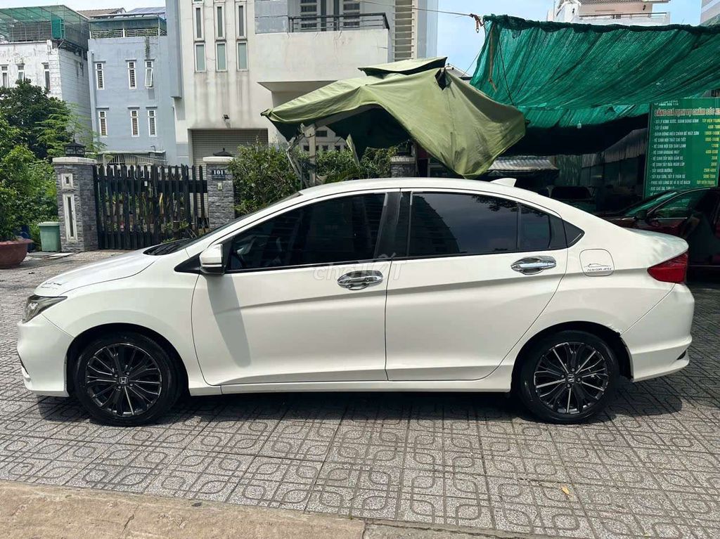 Honda City 2017 1.5 CVT quá mới