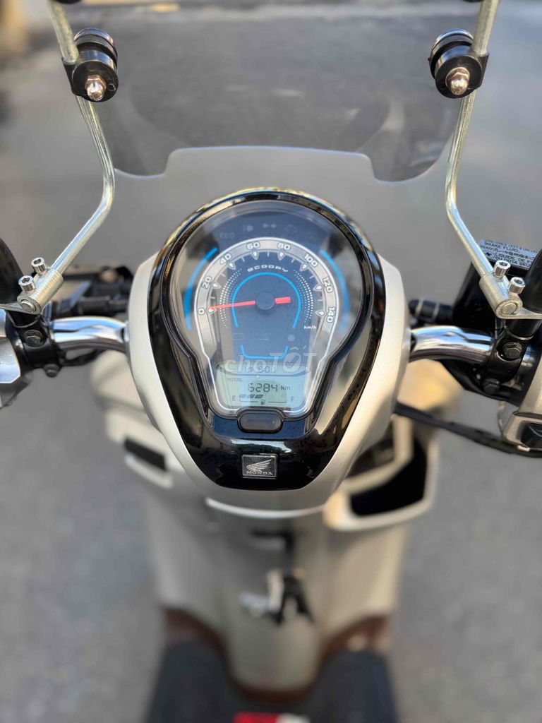 scoopy. đi mới 6ngan km. còn như mới. Mua bán Xe máy tại Quận Ngũ Hành Sơn Đà Nẵng được đăng bởi Nguyễn Phước Vĩnh hình 6