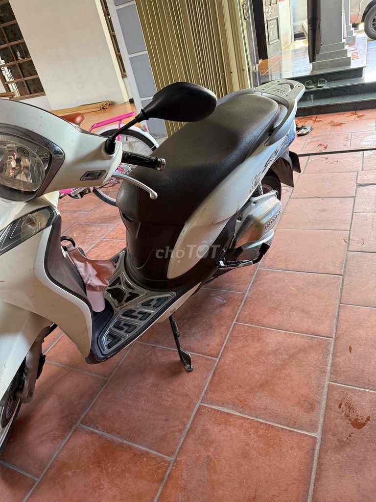 xe sh mode. Mua bán Xe máy tại Quận Long Biên Hà Nội được đăng bởi yến suty hình 3
