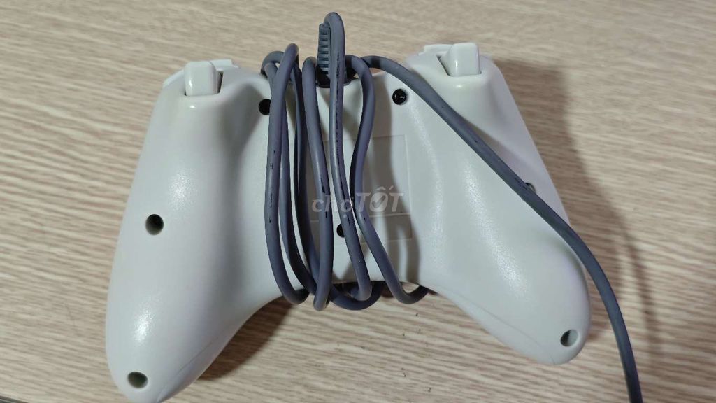 Tay cầm chơi game có dây trắng mới. Mua bán Thiết bị chơi game tại Quận Hoàng Mai Hà Nội được đăng bởi Xuân Tùng Mai hình 1
